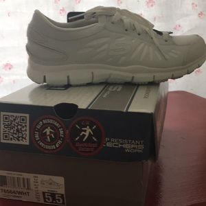 Skechers memory foam white shoes